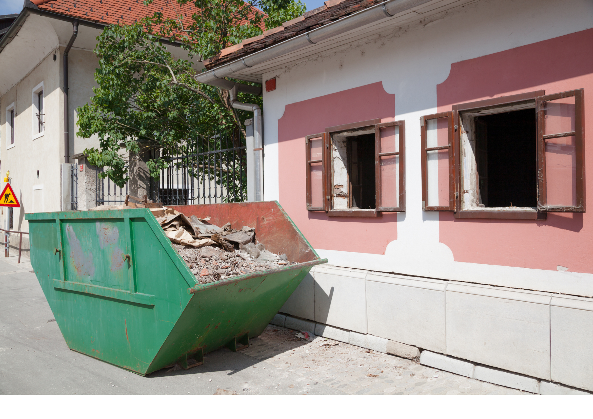 Top 4 Reasons People Use Domestic Skip Hire for Waste Removal