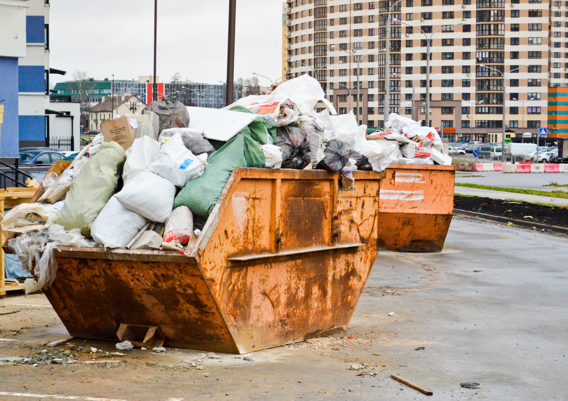 Making Property Clearances Easier When You Hire Skip Services Today