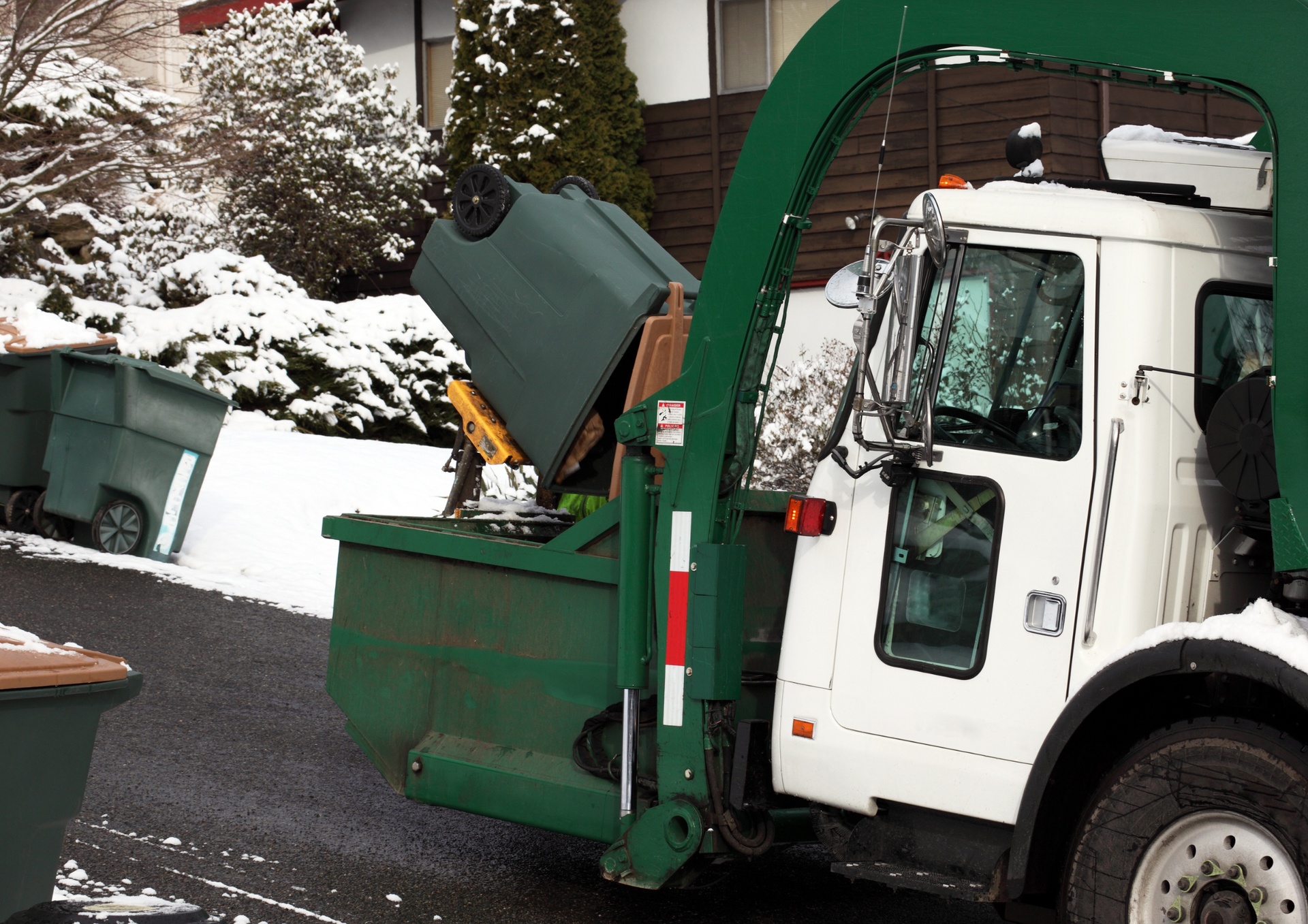 Emergency Waste Removal? Here’s How Same Day Skip Hire Helps